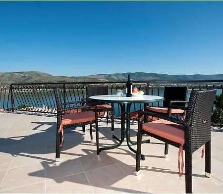 Lavendel Διαμέρισμα Τρογκίρ